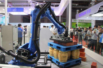 山东第一届机器人产业峰会成功举办,其中由山东自主研发的“新曙光”机器人正式亮相