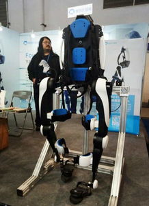 傅利叶外骨骼机器人亮相上海国际健康生活产业暨康复无障碍博览会